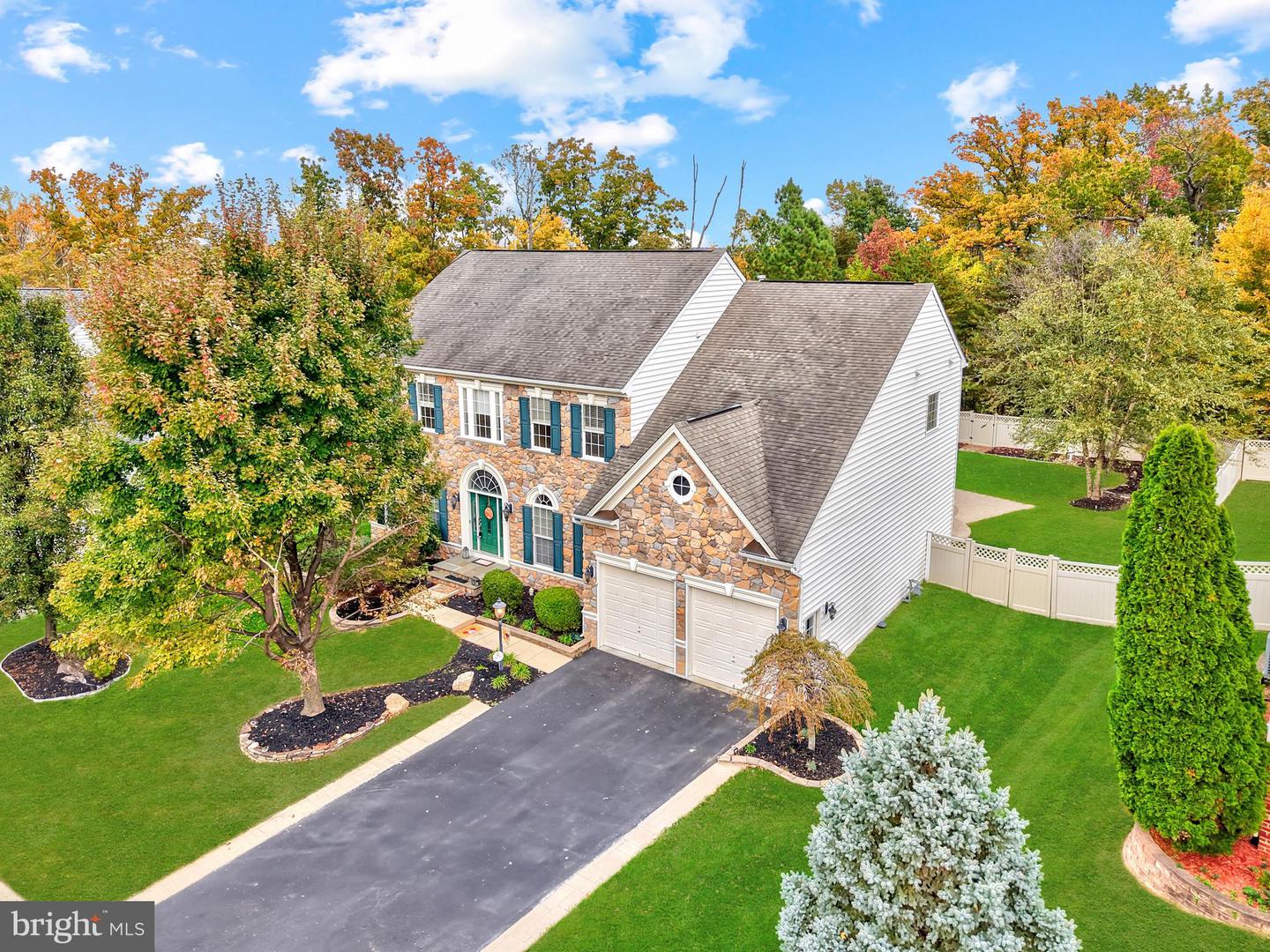 1019 E KENSINGTON CIR, FREDERICKSBURG, Virginia 22401, 5 Bedrooms Bedrooms, ,4 BathroomsBathrooms,Residential,For sale,1019 E KENSINGTON CIR,VAFB2008946 MLS # VAFB2008946