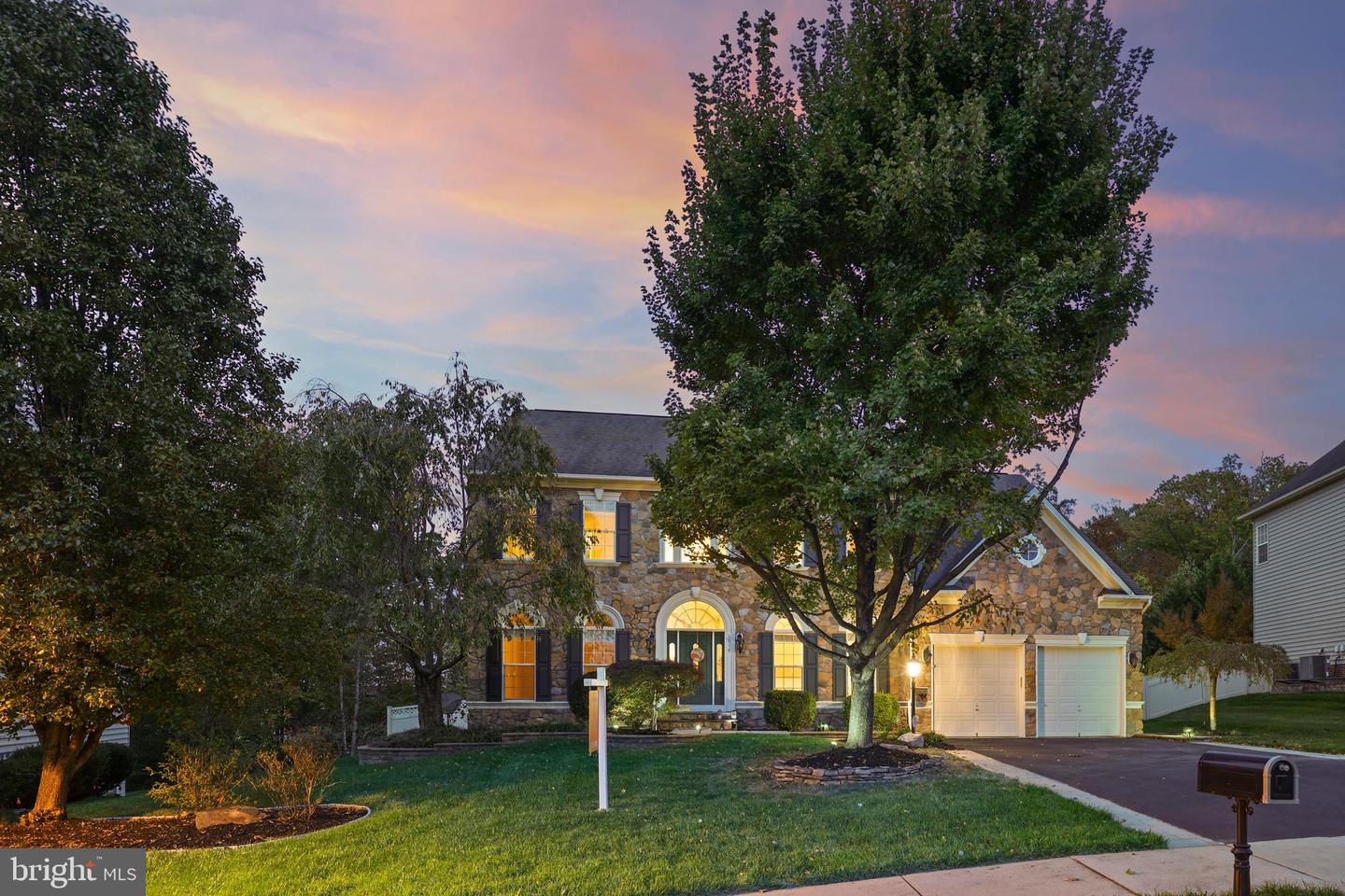 1019 E KENSINGTON CIR, FREDERICKSBURG, Virginia 22401, 5 Bedrooms Bedrooms, ,4 BathroomsBathrooms,Residential,For sale,1019 E KENSINGTON CIR,VAFB2008946 MLS # VAFB2008946