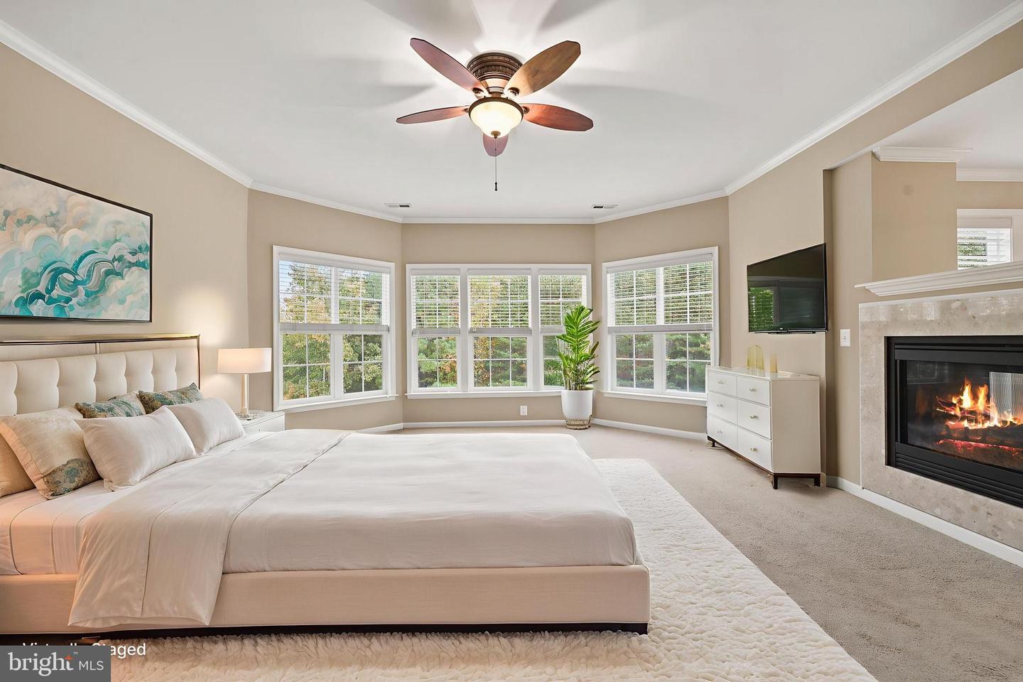 1019 E KENSINGTON CIR, FREDERICKSBURG, Virginia 22401, 5 Bedrooms Bedrooms, ,4 BathroomsBathrooms,Residential,For sale,1019 E KENSINGTON CIR,VAFB2008946 MLS # VAFB2008946