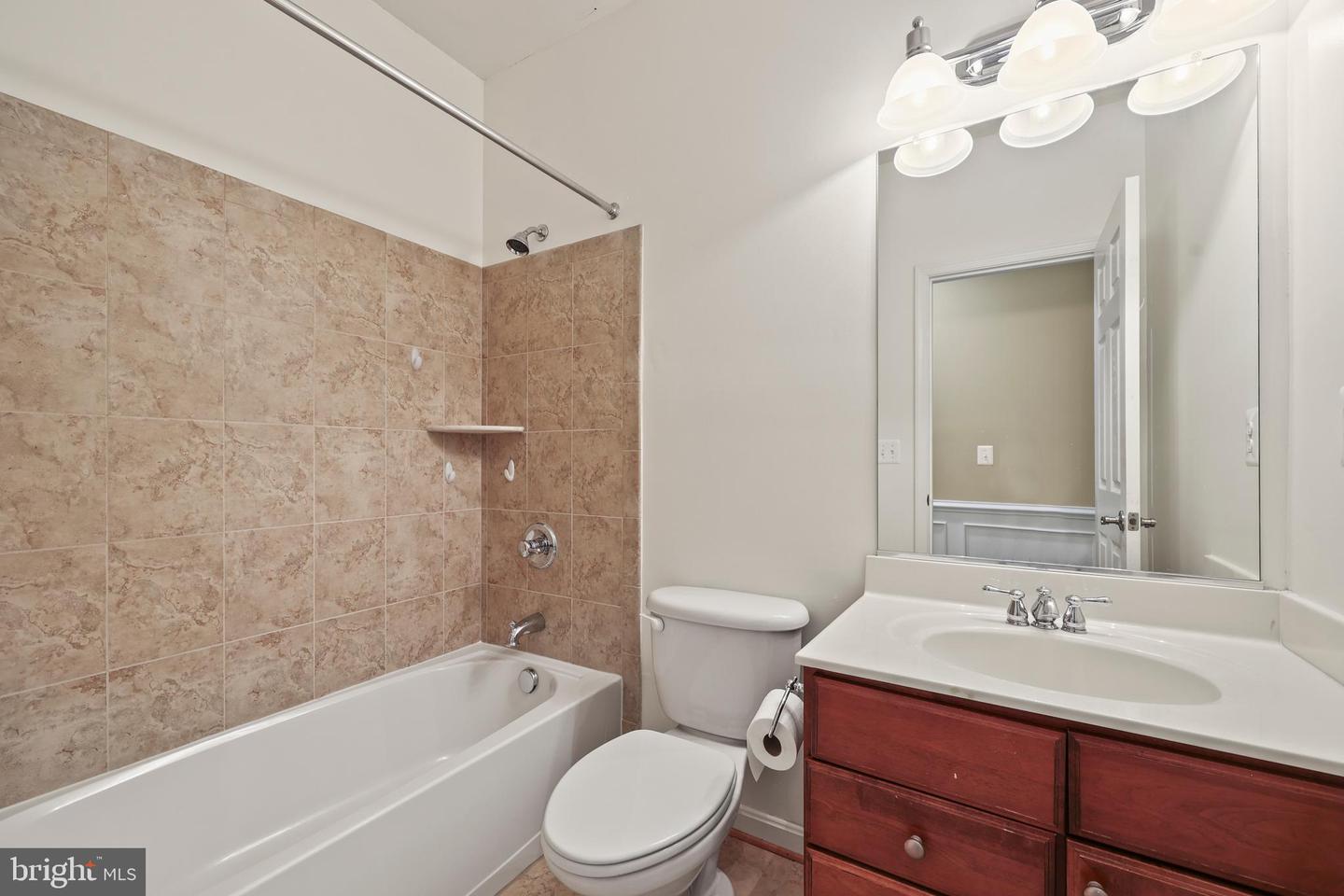 1019 E KENSINGTON CIR, FREDERICKSBURG, Virginia 22401, 5 Bedrooms Bedrooms, ,4 BathroomsBathrooms,Residential,For sale,1019 E KENSINGTON CIR,VAFB2008946 MLS # VAFB2008946