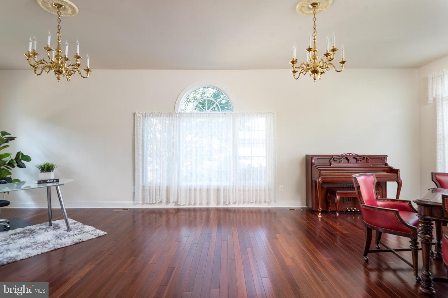 5331 CHAFFINS FARM CT, HAYMARKET, Virginia 20169, 6 Bedrooms Bedrooms, ,6 BathroomsBathrooms,Residential,For sale,5331 CHAFFINS FARM CT,VAPW2103830 MLS # VAPW2103830