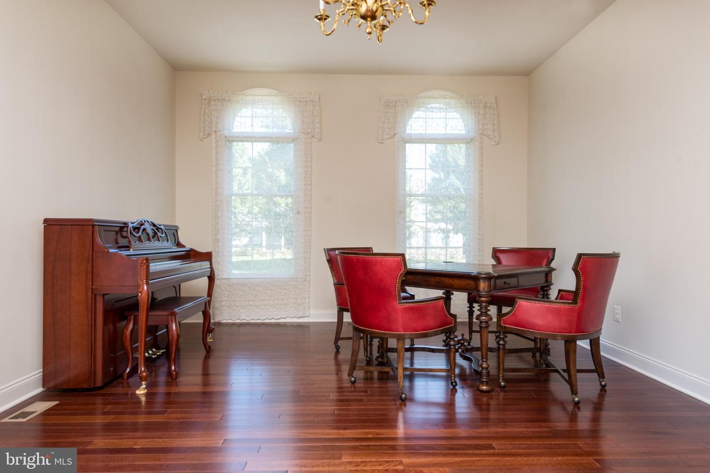 5331 CHAFFINS FARM CT, HAYMARKET, Virginia 20169, 6 Bedrooms Bedrooms, ,6 BathroomsBathrooms,Residential,For sale,5331 CHAFFINS FARM CT,VAPW2103830 MLS # VAPW2103830