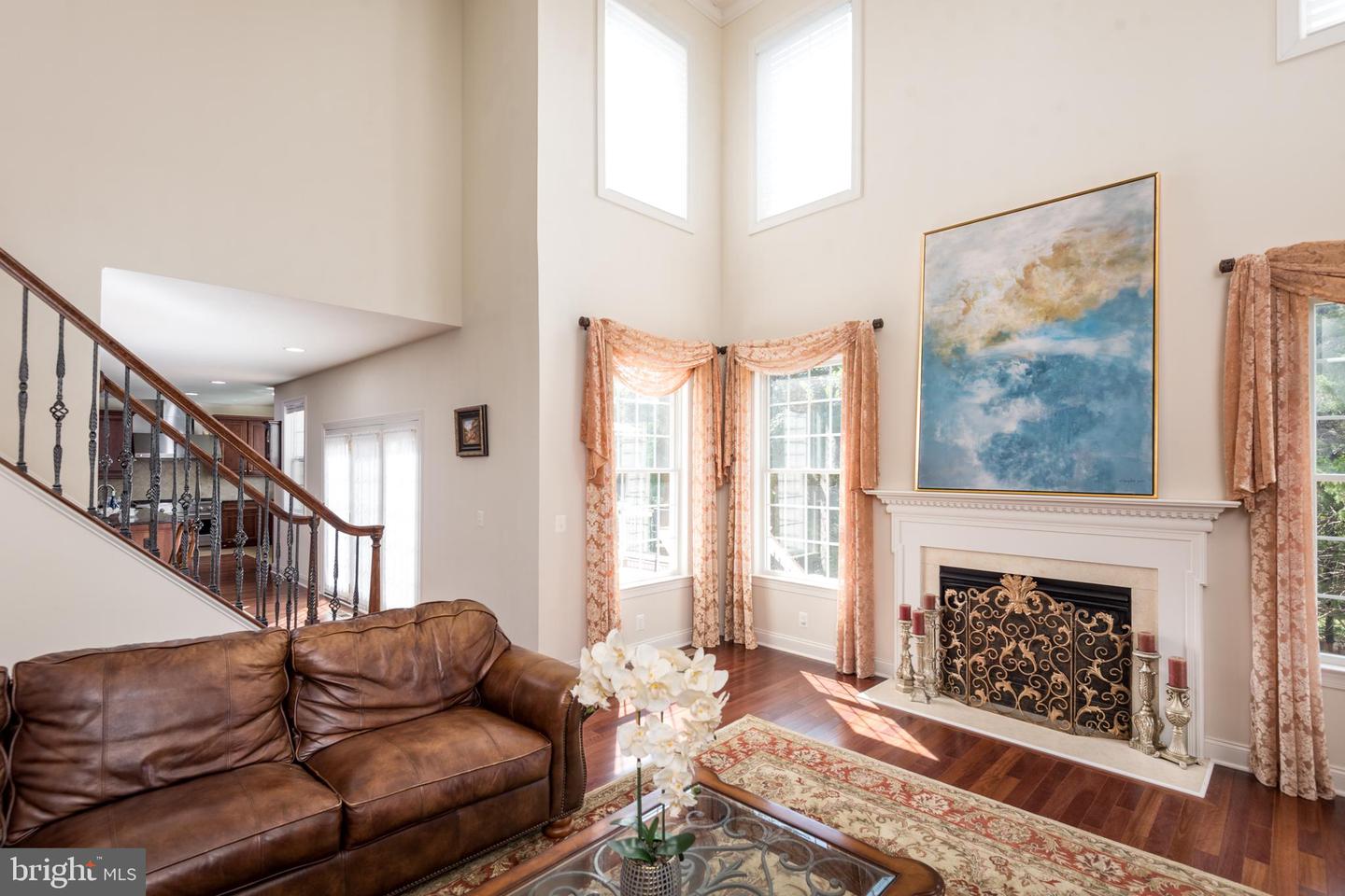 5331 CHAFFINS FARM CT, HAYMARKET, Virginia 20169, 6 Bedrooms Bedrooms, ,6 BathroomsBathrooms,Residential,For sale,5331 CHAFFINS FARM CT,VAPW2103830 MLS # VAPW2103830