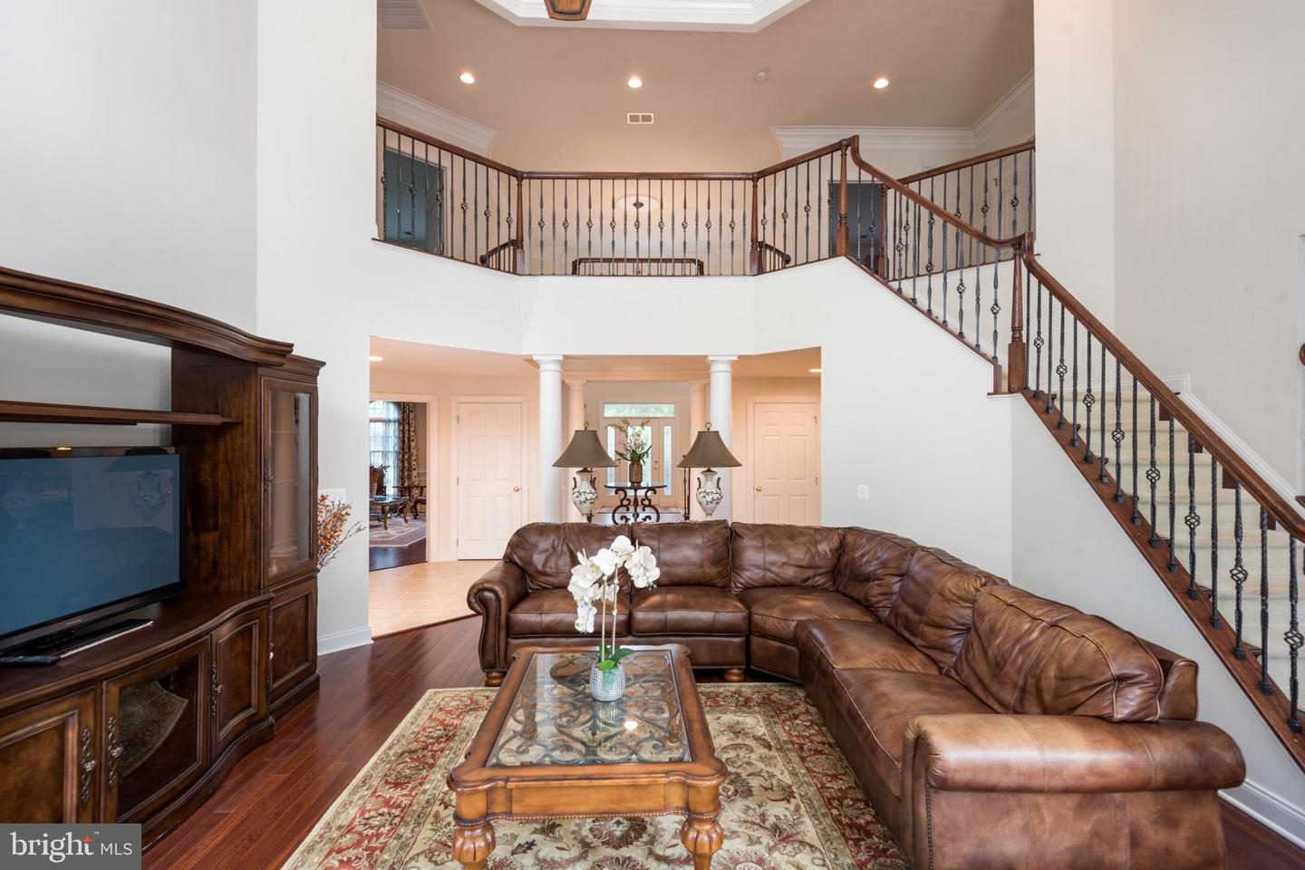 5331 CHAFFINS FARM CT, HAYMARKET, Virginia 20169, 6 Bedrooms Bedrooms, ,6 BathroomsBathrooms,Residential,For sale,5331 CHAFFINS FARM CT,VAPW2103830 MLS # VAPW2103830