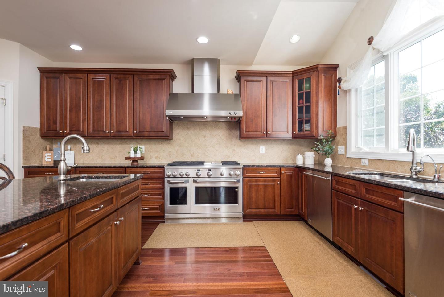 5331 CHAFFINS FARM CT, HAYMARKET, Virginia 20169, 6 Bedrooms Bedrooms, ,6 BathroomsBathrooms,Residential,For sale,5331 CHAFFINS FARM CT,VAPW2103830 MLS # VAPW2103830