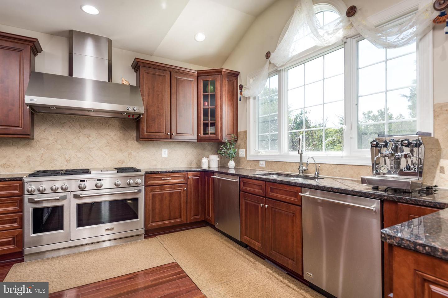 5331 CHAFFINS FARM CT, HAYMARKET, Virginia 20169, 6 Bedrooms Bedrooms, ,6 BathroomsBathrooms,Residential,For sale,5331 CHAFFINS FARM CT,VAPW2103830 MLS # VAPW2103830