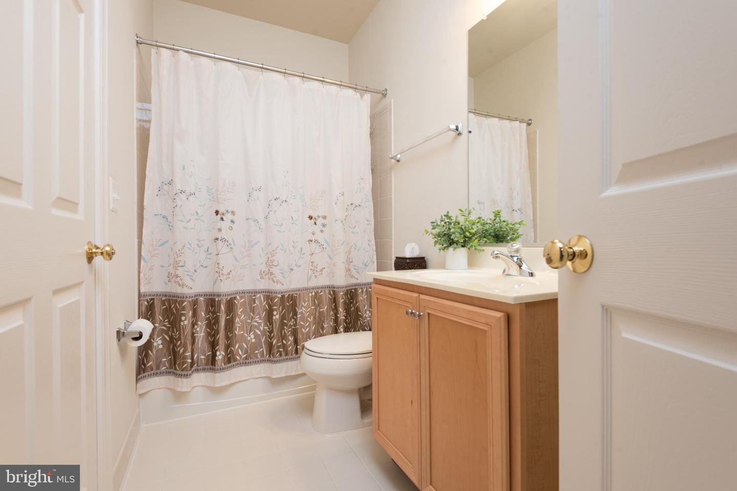 5331 CHAFFINS FARM CT, HAYMARKET, Virginia 20169, 6 Bedrooms Bedrooms, ,6 BathroomsBathrooms,Residential,For sale,5331 CHAFFINS FARM CT,VAPW2103830 MLS # VAPW2103830