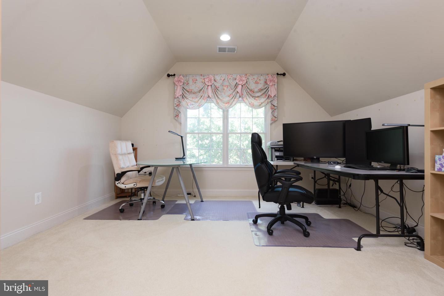 5331 CHAFFINS FARM CT, HAYMARKET, Virginia 20169, 6 Bedrooms Bedrooms, ,6 BathroomsBathrooms,Residential,For sale,5331 CHAFFINS FARM CT,VAPW2103830 MLS # VAPW2103830