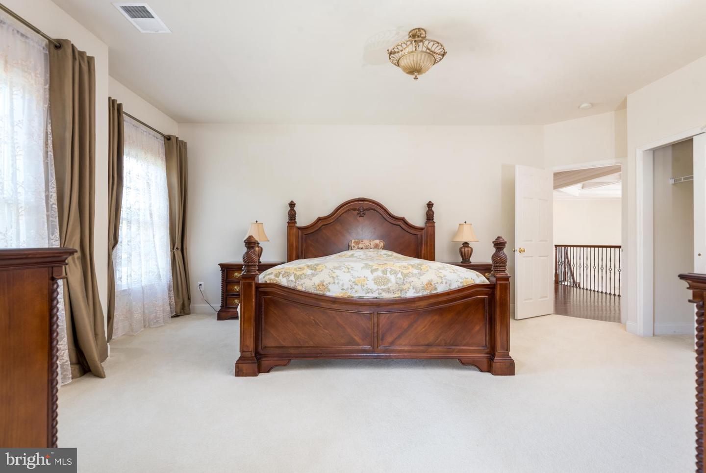 5331 CHAFFINS FARM CT, HAYMARKET, Virginia 20169, 6 Bedrooms Bedrooms, ,6 BathroomsBathrooms,Residential,For sale,5331 CHAFFINS FARM CT,VAPW2103830 MLS # VAPW2103830