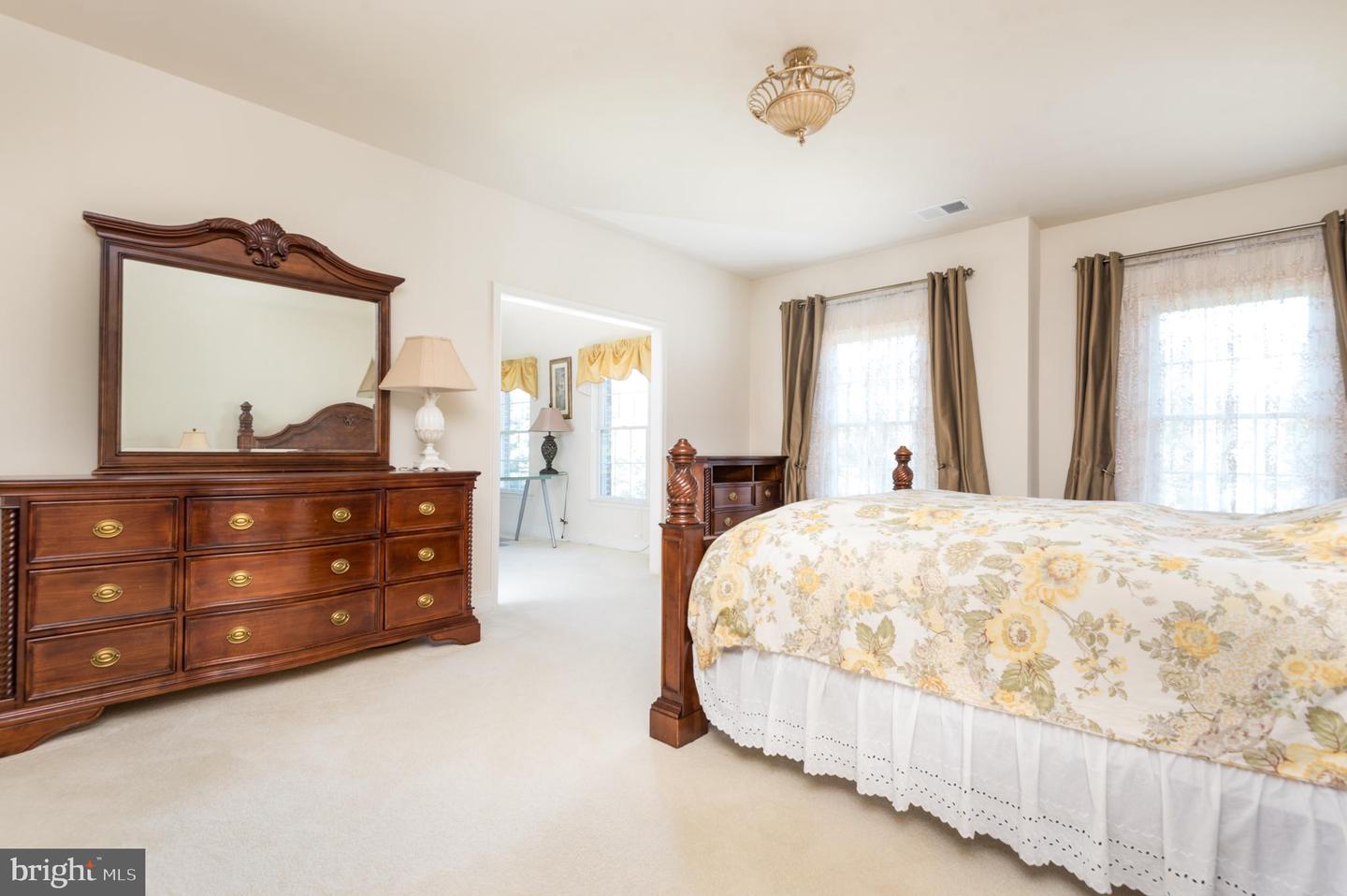 5331 CHAFFINS FARM CT, HAYMARKET, Virginia 20169, 6 Bedrooms Bedrooms, ,6 BathroomsBathrooms,Residential,For sale,5331 CHAFFINS FARM CT,VAPW2103830 MLS # VAPW2103830