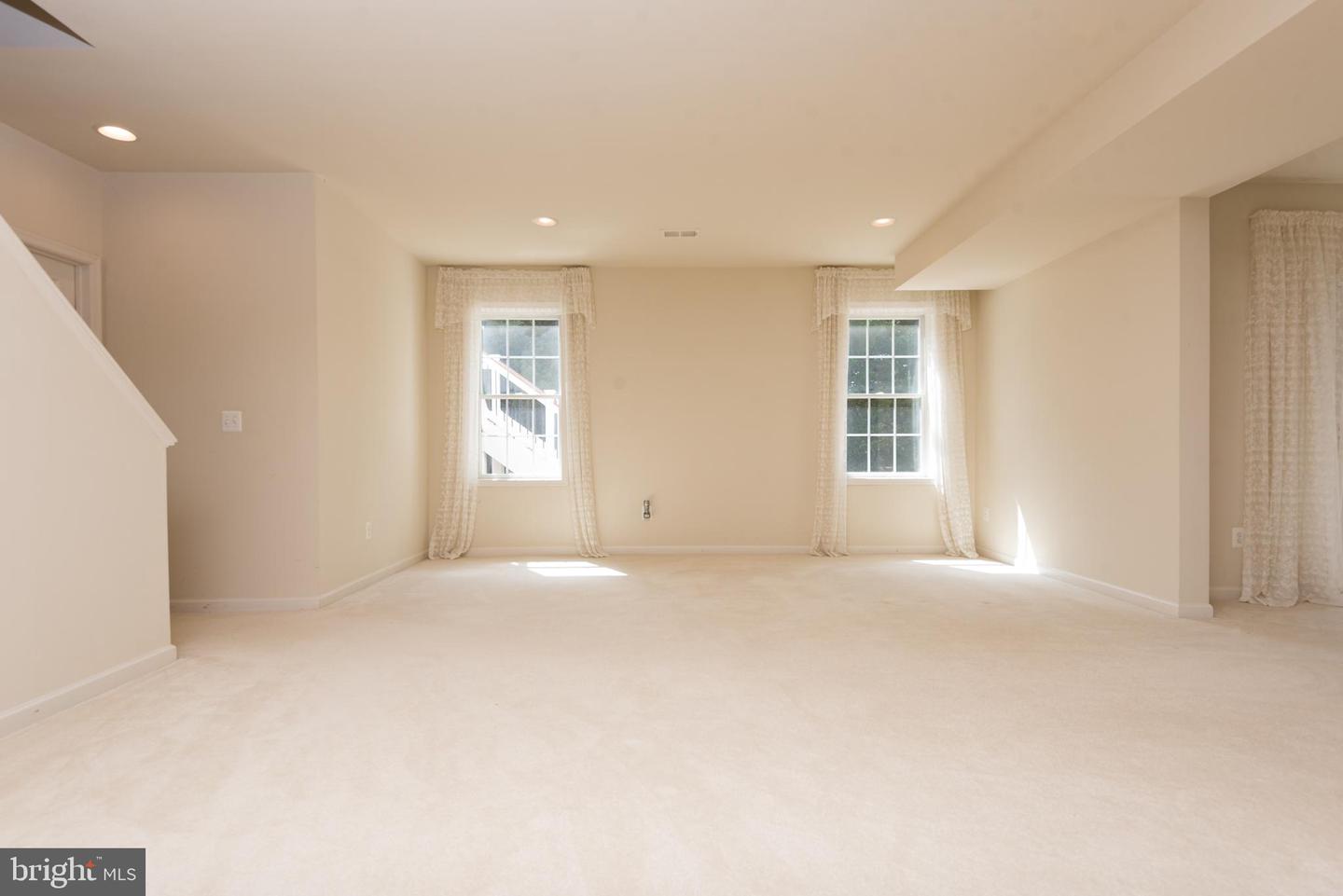 5331 CHAFFINS FARM CT, HAYMARKET, Virginia 20169, 6 Bedrooms Bedrooms, ,6 BathroomsBathrooms,Residential,For sale,5331 CHAFFINS FARM CT,VAPW2103830 MLS # VAPW2103830