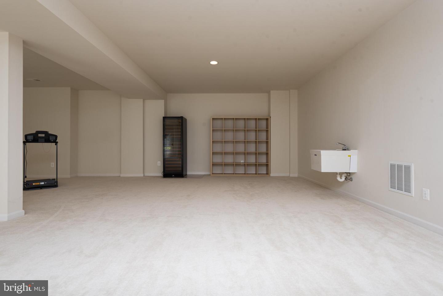 5331 CHAFFINS FARM CT, HAYMARKET, Virginia 20169, 6 Bedrooms Bedrooms, ,6 BathroomsBathrooms,Residential,For sale,5331 CHAFFINS FARM CT,VAPW2103830 MLS # VAPW2103830