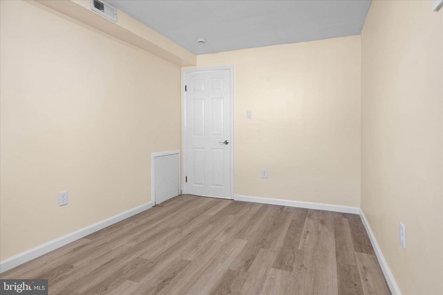 14220 FALLBROOK LN, WOODBRIDGE, Virginia 22193, 4 Bedrooms Bedrooms, 6 Rooms Rooms,2 BathroomsBathrooms,Residential,For sale,14220 FALLBROOK LN,VAPW2103842 MLS # VAPW2103842