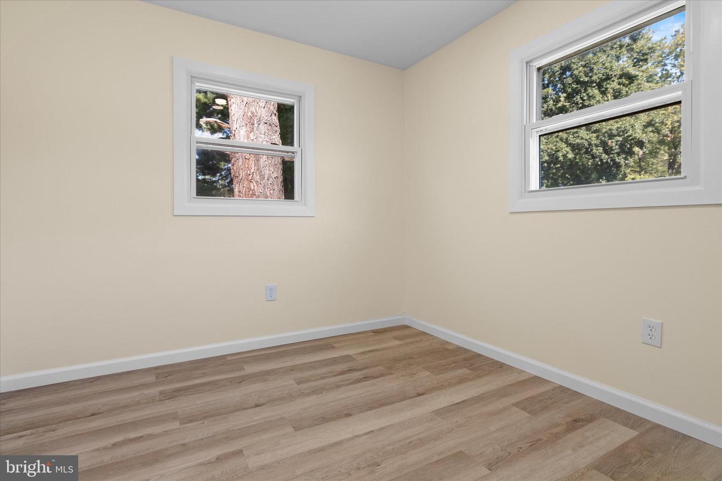 14220 FALLBROOK LN, WOODBRIDGE, Virginia 22193, 4 Bedrooms Bedrooms, 6 Rooms Rooms,2 BathroomsBathrooms,Residential,For sale,14220 FALLBROOK LN,VAPW2103842 MLS # VAPW2103842