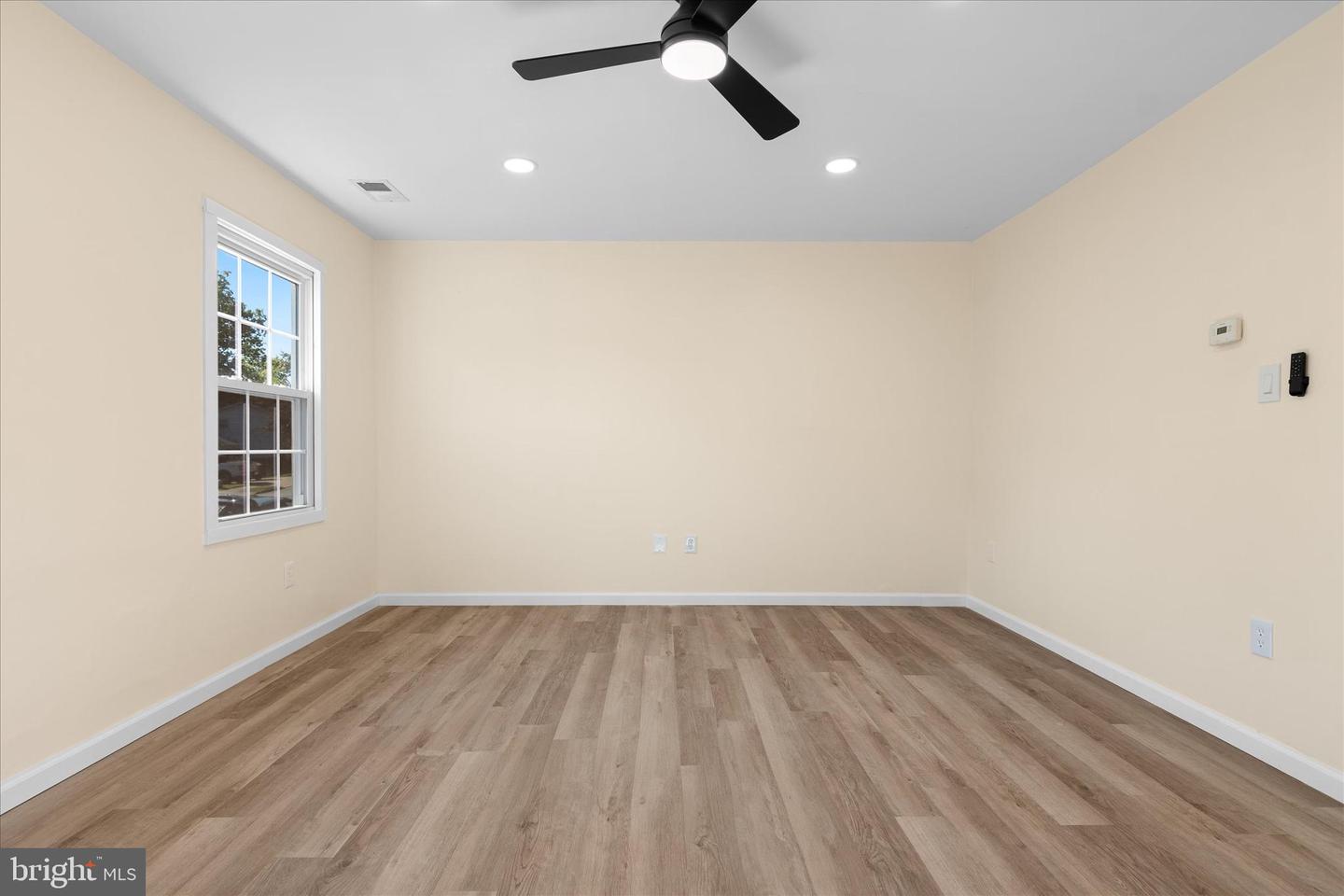 14220 FALLBROOK LN, WOODBRIDGE, Virginia 22193, 4 Bedrooms Bedrooms, 6 Rooms Rooms,2 BathroomsBathrooms,Residential,For sale,14220 FALLBROOK LN,VAPW2103842 MLS # VAPW2103842