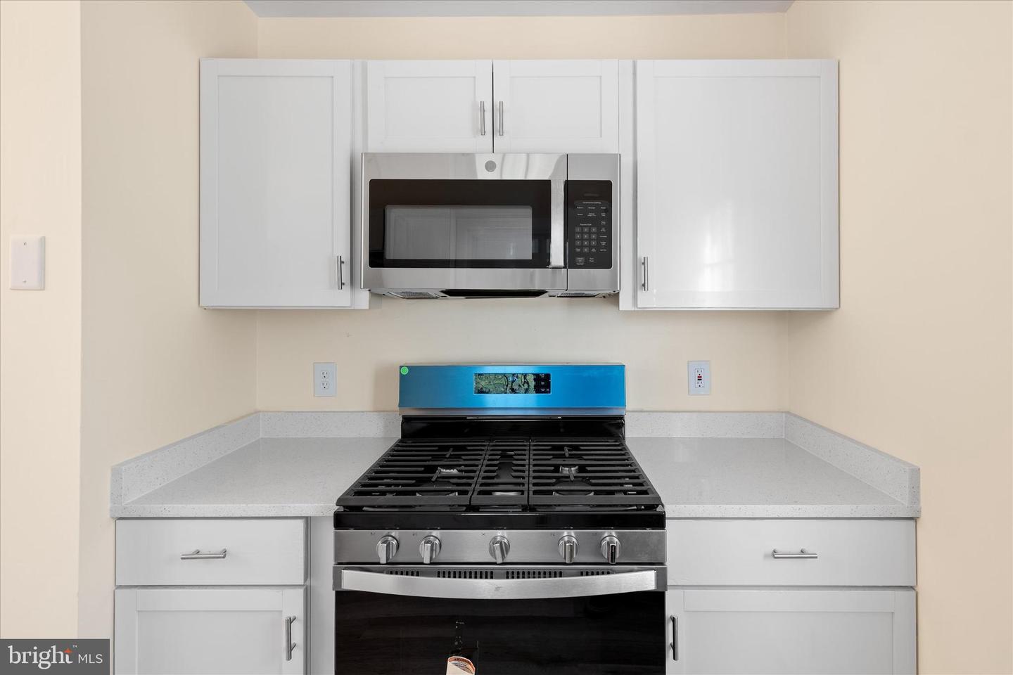 14220 FALLBROOK LN, WOODBRIDGE, Virginia 22193, 4 Bedrooms Bedrooms, 6 Rooms Rooms,2 BathroomsBathrooms,Residential,For sale,14220 FALLBROOK LN,VAPW2103842 MLS # VAPW2103842