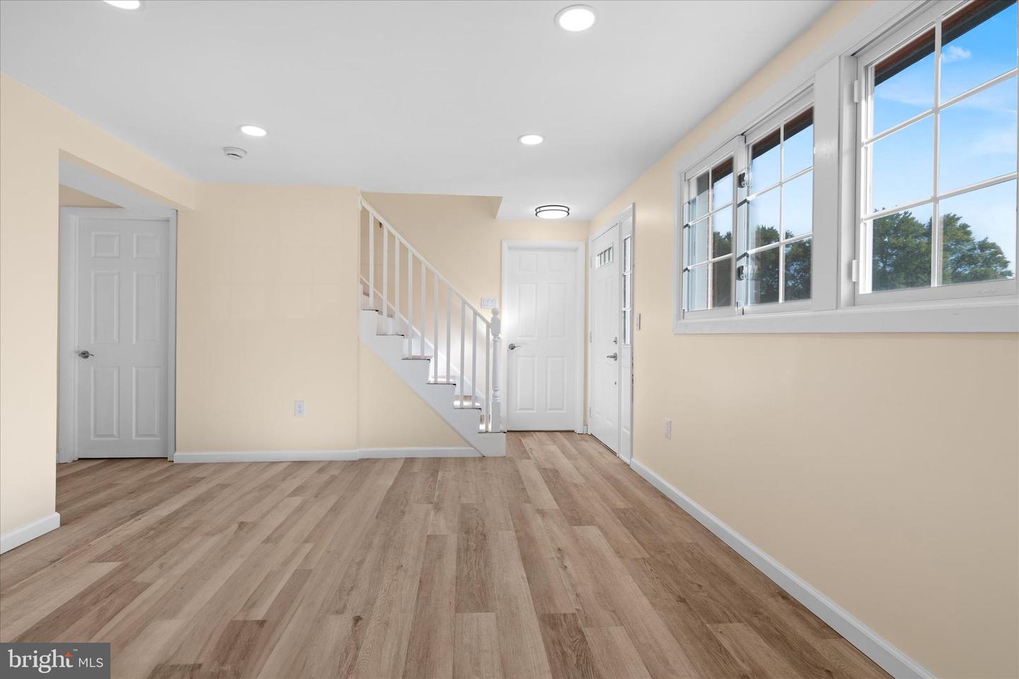 14220 FALLBROOK LN, WOODBRIDGE, Virginia 22193, 4 Bedrooms Bedrooms, 6 Rooms Rooms,2 BathroomsBathrooms,Residential,For sale,14220 FALLBROOK LN,VAPW2103842 MLS # VAPW2103842