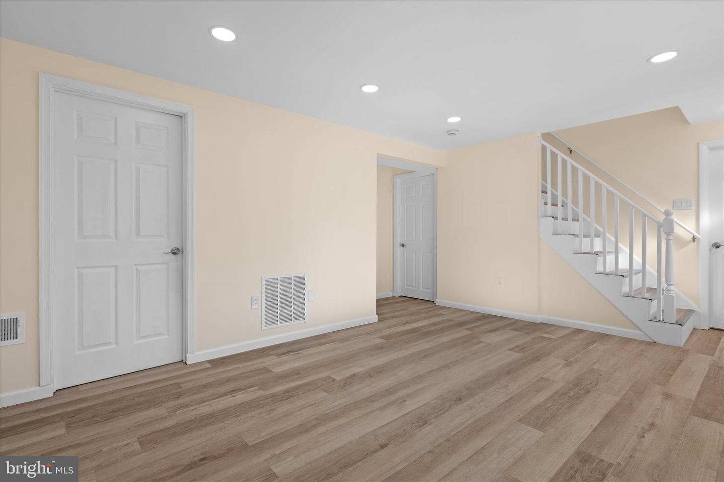 14220 FALLBROOK LN, WOODBRIDGE, Virginia 22193, 4 Bedrooms Bedrooms, 6 Rooms Rooms,2 BathroomsBathrooms,Residential,For sale,14220 FALLBROOK LN,VAPW2103842 MLS # VAPW2103842