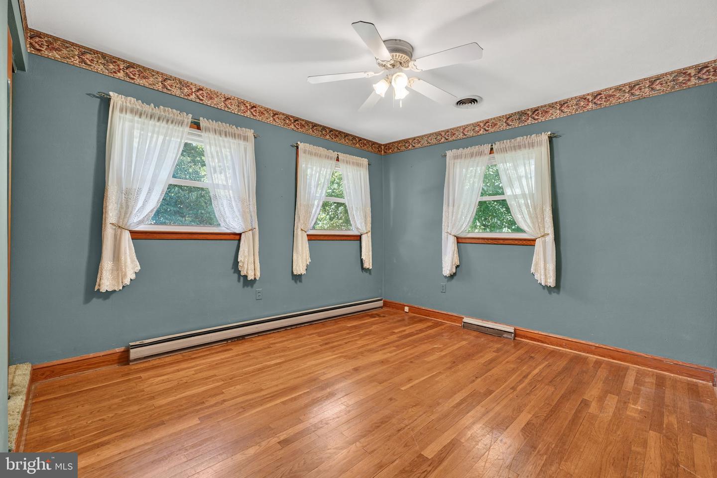 328 S CHURCH ST, BERRYVILLE, Virginia 22611, 3 Bedrooms Bedrooms, ,2 BathroomsBathrooms,Residential,For sale,328 S CHURCH ST,VACL2006060 MLS # VACL2006060