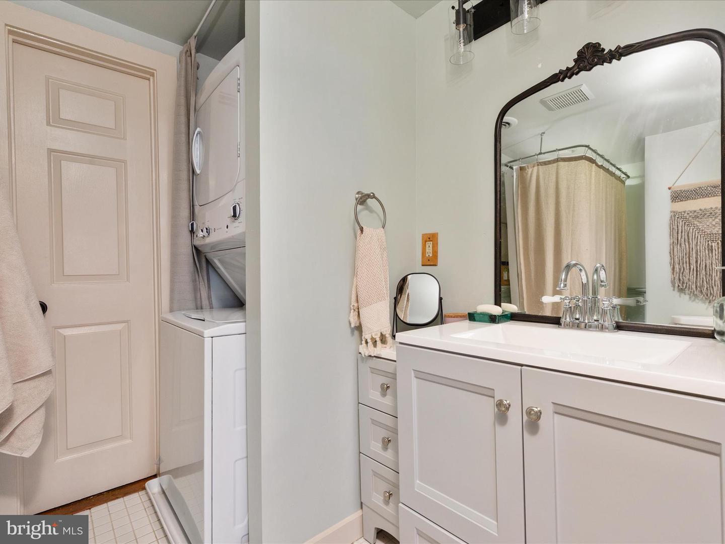 129 E CORK ST, WINCHESTER, Virginia 22601, 2 Bedrooms Bedrooms, ,1 BathroomBathrooms,Residential,For sale,129 E CORK ST,VAWI2009074 MLS # VAWI2009074 129 E CORK ST, WINCHESTER, Virginia 22601, 2 Bedrooms Bedrooms, ,1 BathroomBathrooms,Residential,For sale,129 E CORK ST,VAWI2009074 MLS # VAWI2009074