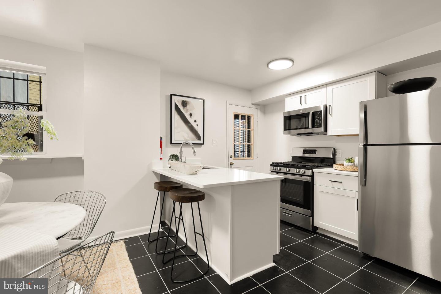 31 FLORIDA AVE NE, WASHINGTON, District Of Columbia 20002, 4 Bedrooms Bedrooms, ,2 BathroomsBathrooms,Residential,For sale,31 FLORIDA AVE NE,DCDC2222158 MLS # DCDC2222158