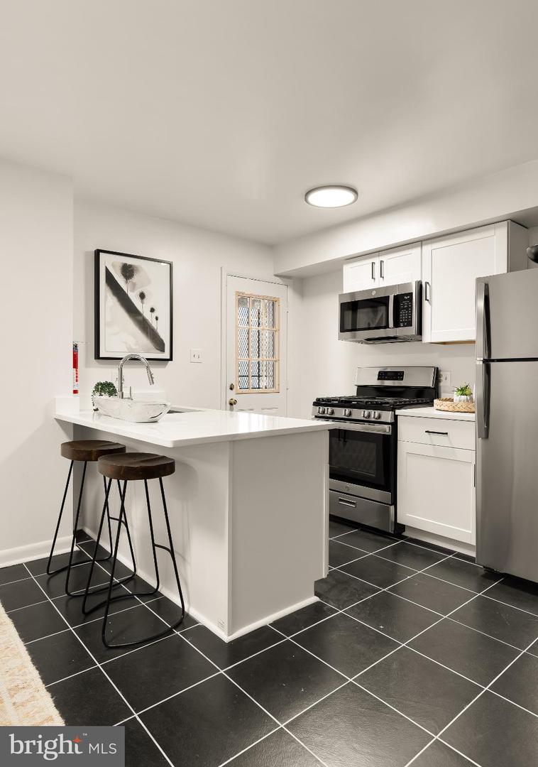 31 FLORIDA AVE NE, WASHINGTON, District Of Columbia 20002, 4 Bedrooms Bedrooms, ,2 BathroomsBathrooms,Residential,For sale,31 FLORIDA AVE NE,DCDC2222158 MLS # DCDC2222158