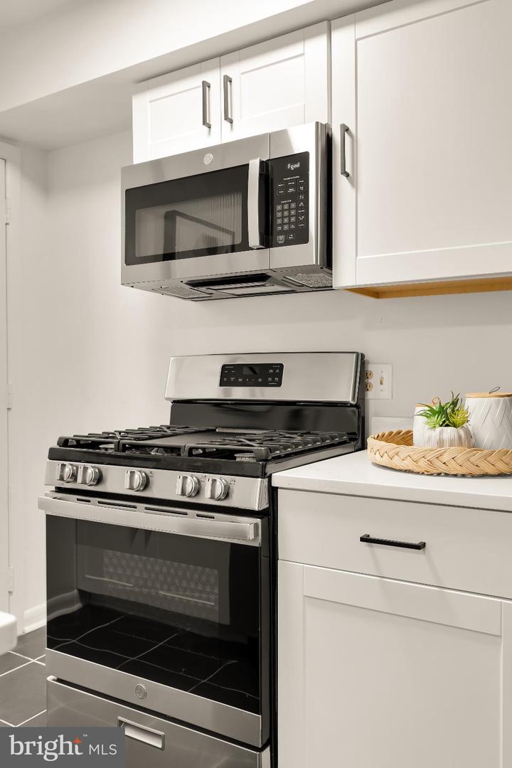 31 FLORIDA AVE NE, WASHINGTON, District Of Columbia 20002, 4 Bedrooms Bedrooms, ,2 BathroomsBathrooms,Residential,For sale,31 FLORIDA AVE NE,DCDC2222158 MLS # DCDC2222158