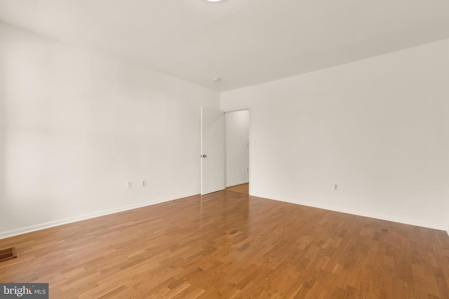 31 FLORIDA AVE NE, WASHINGTON, District Of Columbia 20002, 4 Bedrooms Bedrooms, ,2 BathroomsBathrooms,Residential,For sale,31 FLORIDA AVE NE,DCDC2222158 MLS # DCDC2222158