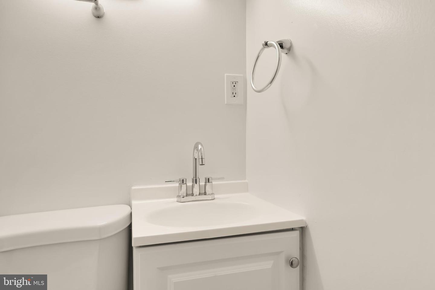 31 FLORIDA AVE NE, WASHINGTON, District Of Columbia 20002, 4 Bedrooms Bedrooms, ,2 BathroomsBathrooms,Residential,For sale,31 FLORIDA AVE NE,DCDC2222158 MLS # DCDC2222158