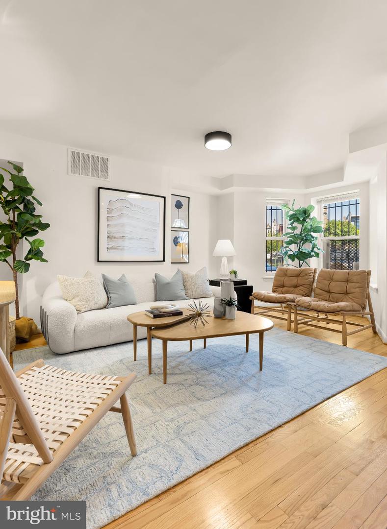 31 FLORIDA AVE NE, WASHINGTON, District Of Columbia 20002, 4 Bedrooms Bedrooms, ,2 BathroomsBathrooms,Residential,For sale,31 FLORIDA AVE NE,DCDC2222158 MLS # DCDC2222158