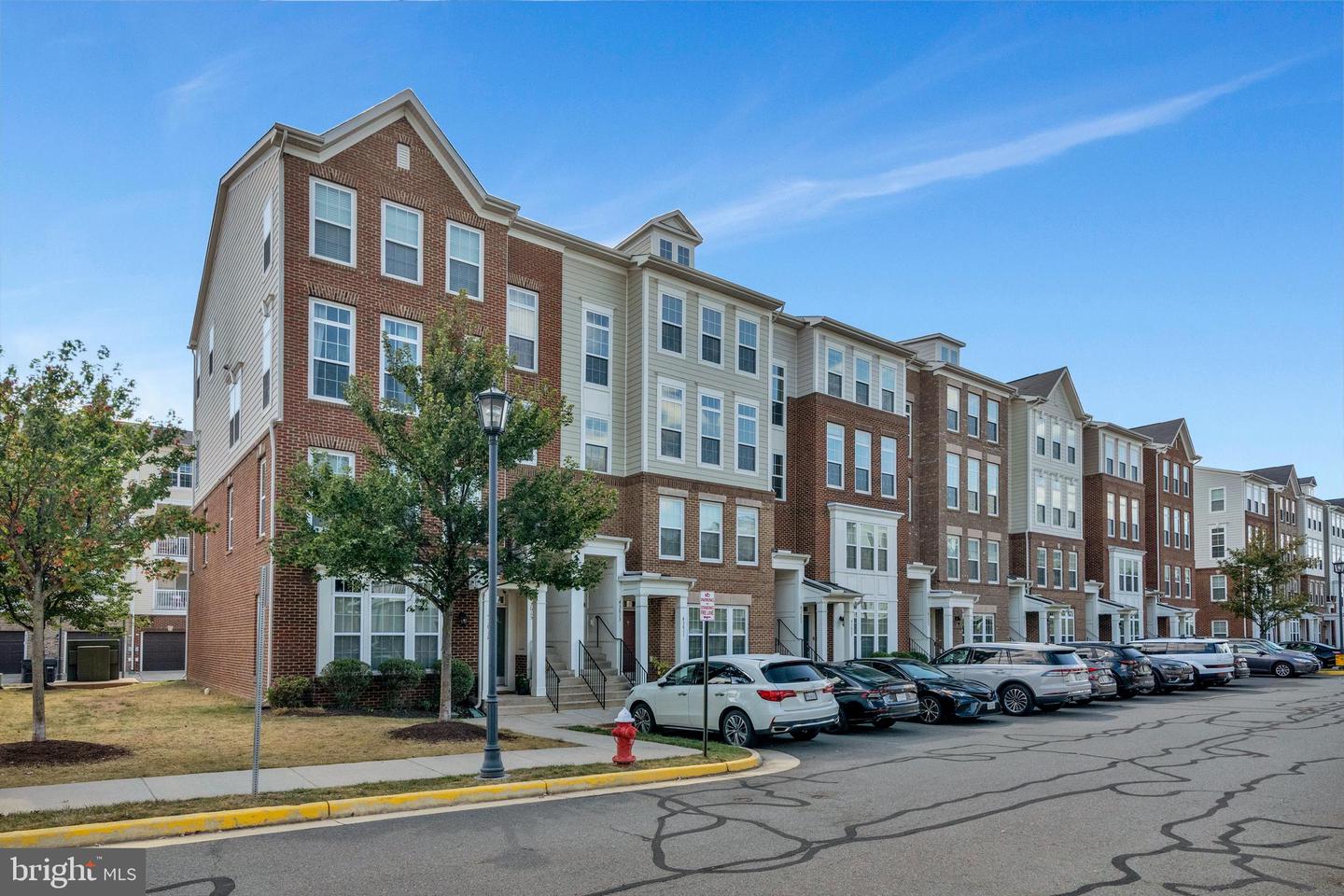 43613 HELMSDALE TER, CHANTILLY, Virginia 20152, ,Residential,For sale,43613 HELMSDALE TER,VALO2106720 MLS # VALO2106720