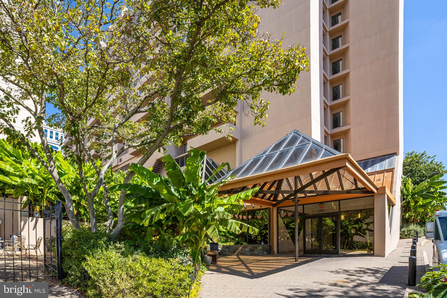 1301 N COURTHOUSE RD #705, ARLINGTON, Virginia 22201, 1 Bedroom Bedrooms, 2 Rooms Rooms,1 BathroomBathrooms,Residential,For sale,1301 N COURTHOUSE RD #705,VAAR2063664 MLS # VAAR2063664