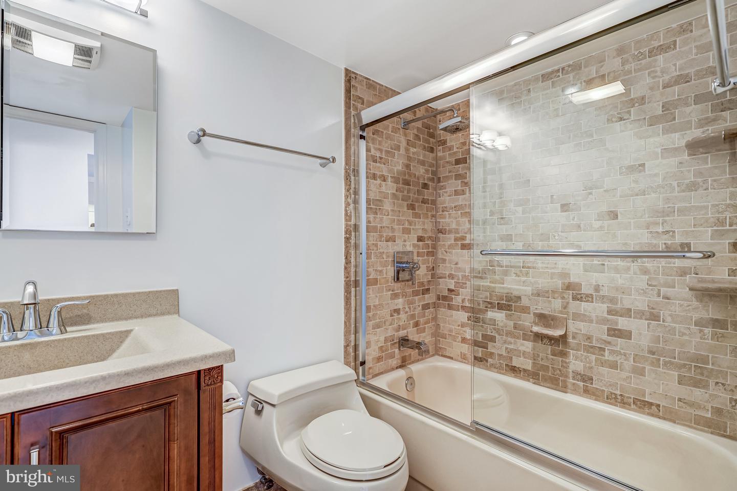 1301 N COURTHOUSE RD #705, ARLINGTON, Virginia 22201, 1 Bedroom Bedrooms, 2 Rooms Rooms,1 BathroomBathrooms,Residential,For sale,1301 N COURTHOUSE RD #705,VAAR2063664 MLS # VAAR2063664