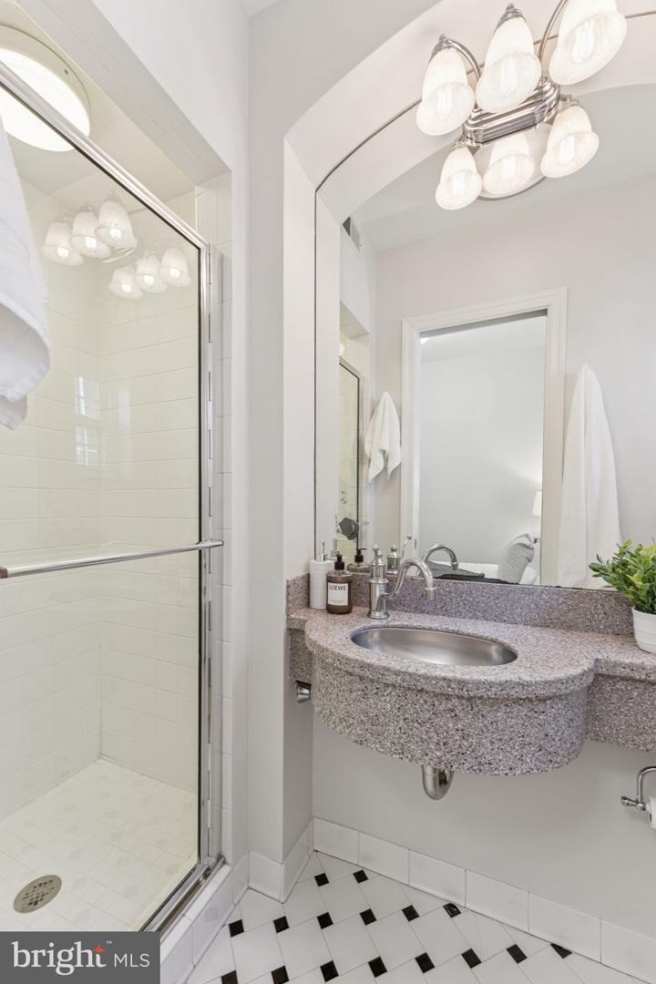 818 INDEPENDENCE AVE SE, WASHINGTON, District Of Columbia 20003, 2 Bedrooms Bedrooms, ,2 BathroomsBathrooms,Residential,For sale,818 INDEPENDENCE AVE SE,DCDC2222182 MLS # DCDC2222182
