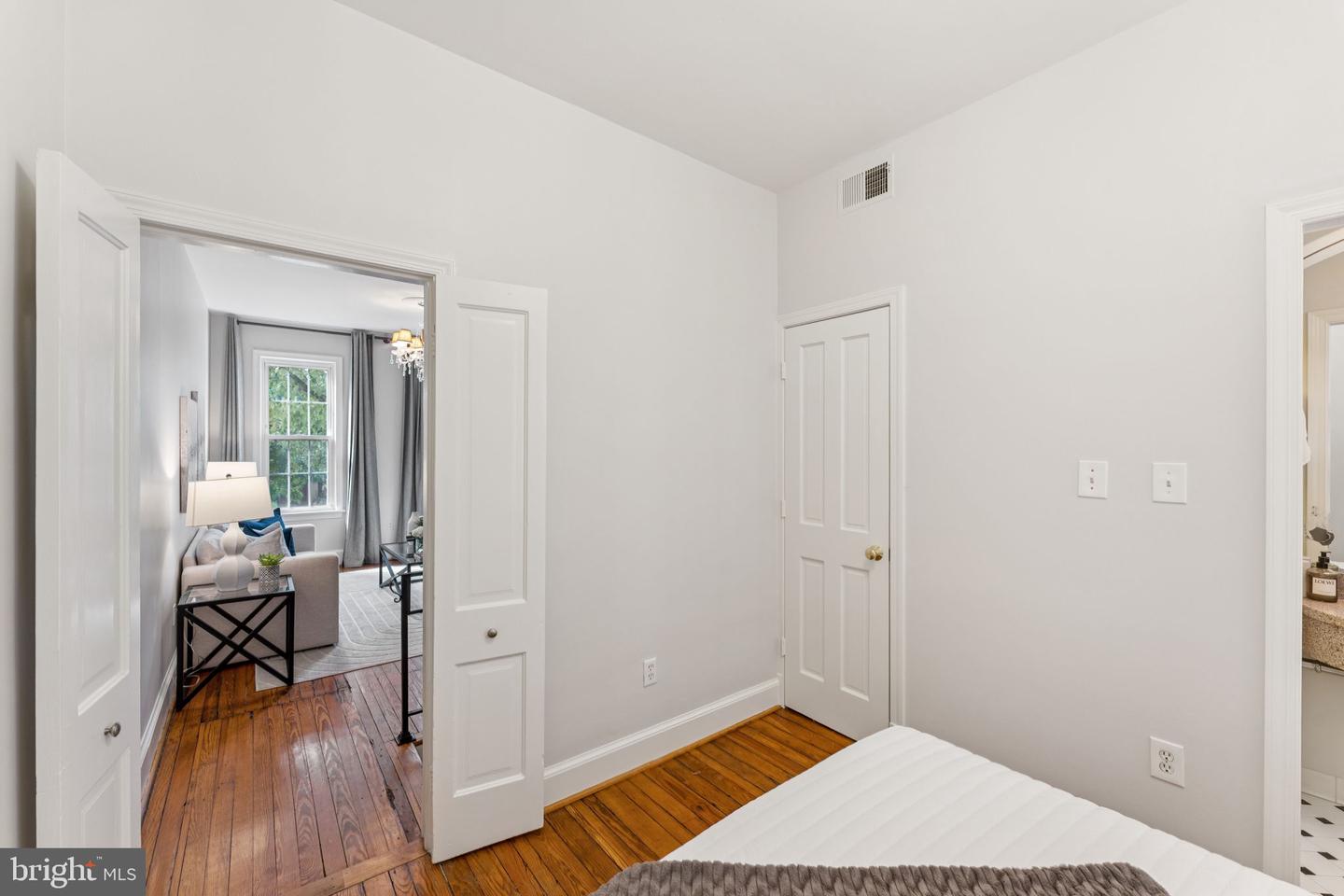 818 INDEPENDENCE AVE SE, WASHINGTON, District Of Columbia 20003, 2 Bedrooms Bedrooms, ,2 BathroomsBathrooms,Residential,For sale,818 INDEPENDENCE AVE SE,DCDC2222182 MLS # DCDC2222182