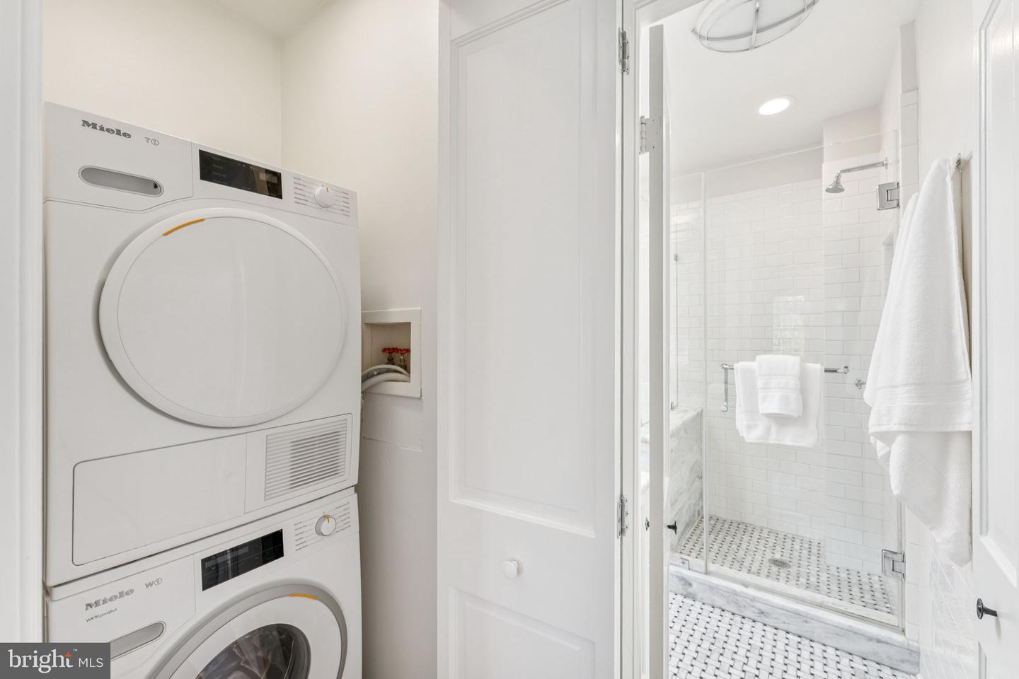 818 INDEPENDENCE AVE SE, WASHINGTON, District Of Columbia 20003, 2 Bedrooms Bedrooms, ,2 BathroomsBathrooms,Residential,For sale,818 INDEPENDENCE AVE SE,DCDC2222182 MLS # DCDC2222182