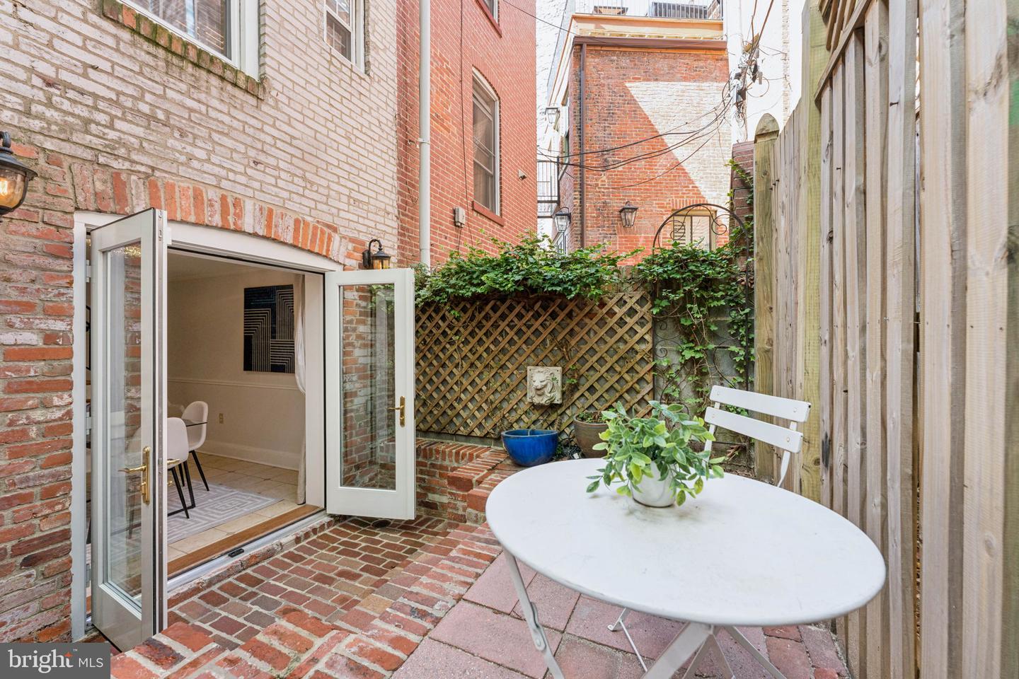 818 INDEPENDENCE AVE SE, WASHINGTON, District Of Columbia 20003, 2 Bedrooms Bedrooms, ,2 BathroomsBathrooms,Residential,For sale,818 INDEPENDENCE AVE SE,DCDC2222182 MLS # DCDC2222182
