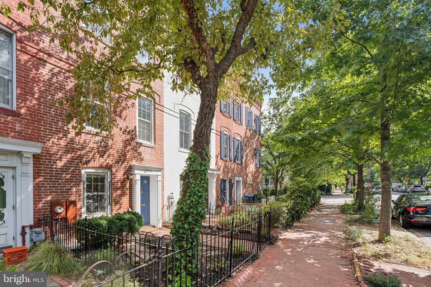 818 INDEPENDENCE AVE SE, WASHINGTON, District Of Columbia 20003, 2 Bedrooms Bedrooms, ,2 BathroomsBathrooms,Residential,For sale,818 INDEPENDENCE AVE SE,DCDC2222182 MLS # DCDC2222182