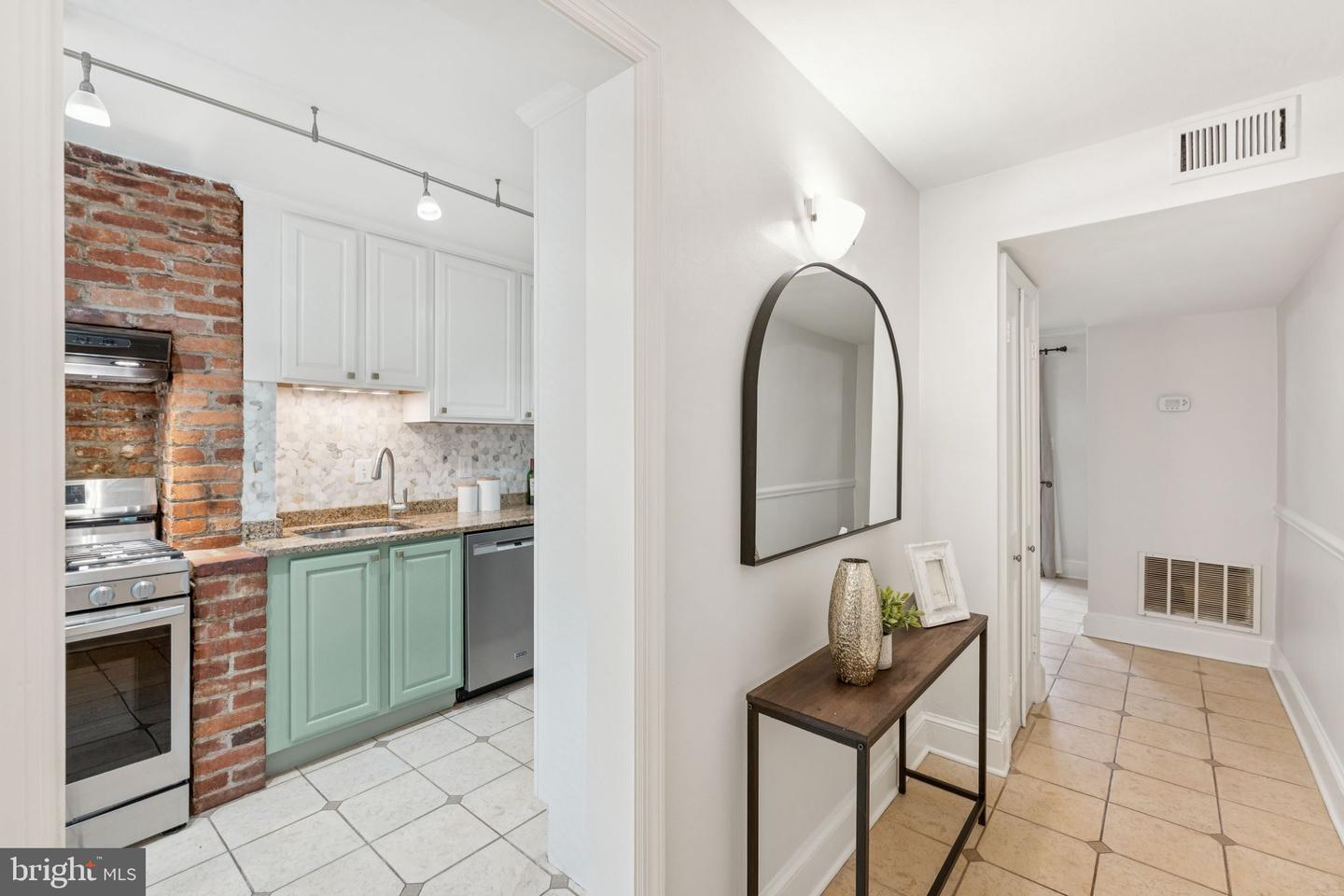 818 INDEPENDENCE AVE SE, WASHINGTON, District Of Columbia 20003, 2 Bedrooms Bedrooms, ,2 BathroomsBathrooms,Residential,For sale,818 INDEPENDENCE AVE SE,DCDC2222182 MLS # DCDC2222182
