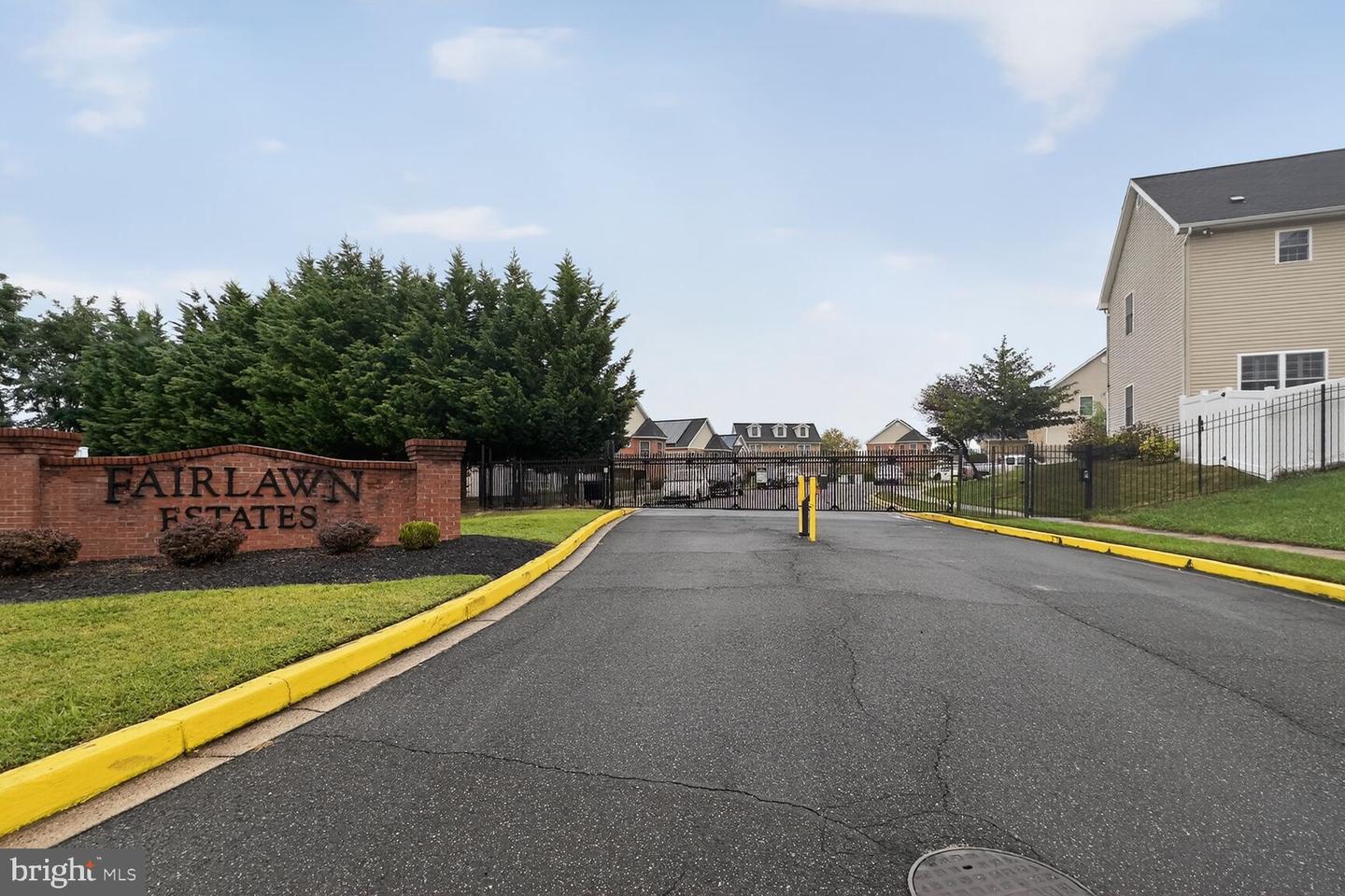 1992 RETTA GILLIAM CT SE, WASHINGTON, District Of Columbia 20020, 5 Bedrooms Bedrooms, 16 Rooms Rooms,3 BathroomsBathrooms,Residential,For sale,1992 RETTA GILLIAM CT SE,DCDC2222200 MLS # DCDC2222200