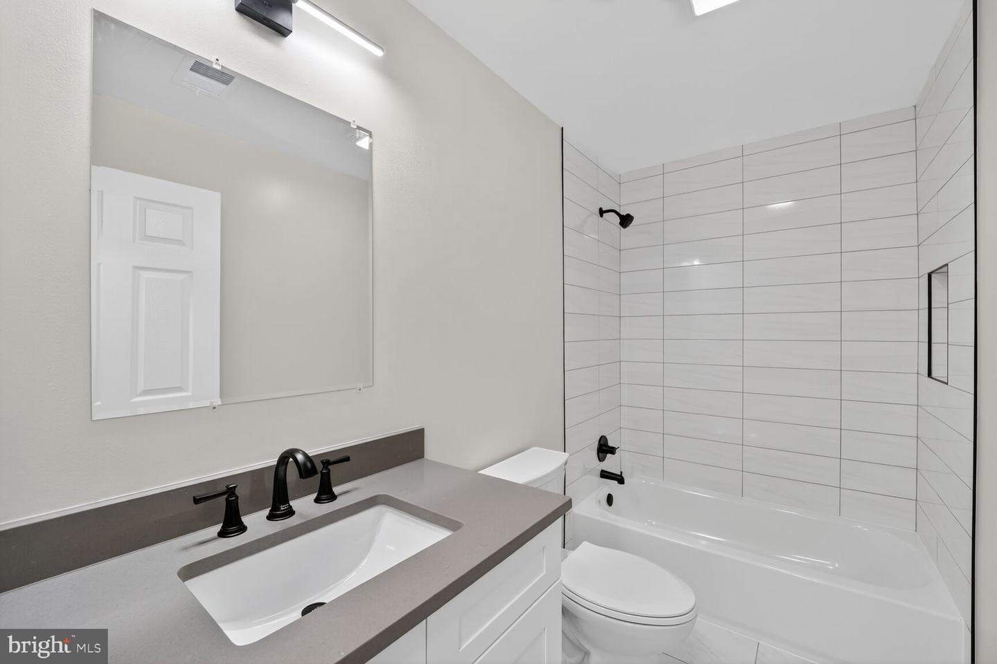 1992 RETTA GILLIAM CT SE, WASHINGTON, District Of Columbia 20020, 5 Bedrooms Bedrooms, 16 Rooms Rooms,3 BathroomsBathrooms,Residential,For sale,1992 RETTA GILLIAM CT SE,DCDC2222200 MLS # DCDC2222200