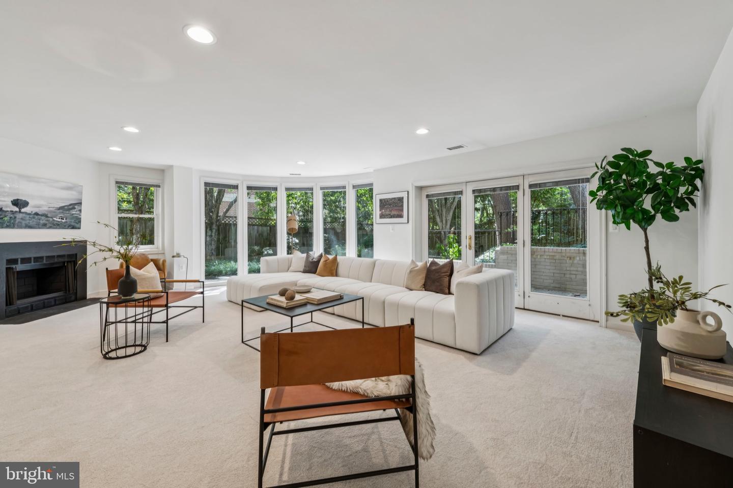 4730 FOXHALL CRES NW, WASHINGTON, District Of Columbia 20007, 4 Bedrooms Bedrooms, ,4 BathroomsBathrooms,Residential,For sale,4730 FOXHALL CRES NW,DCDC2222324 MLS # DCDC2222324