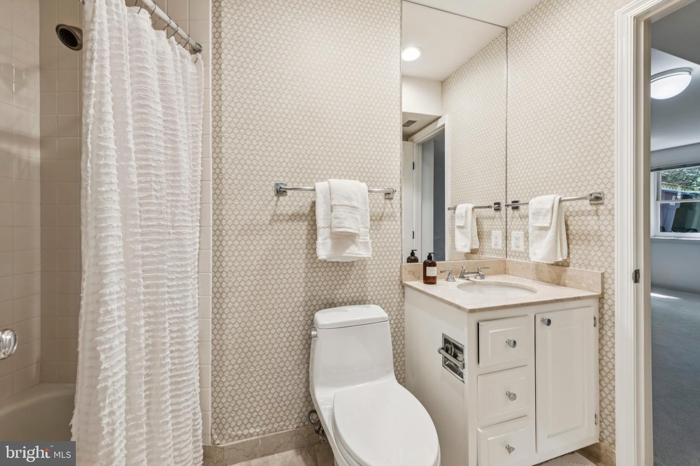 4730 FOXHALL CRES NW, WASHINGTON, District Of Columbia 20007, 4 Bedrooms Bedrooms, ,4 BathroomsBathrooms,Residential,For sale,4730 FOXHALL CRES NW,DCDC2222324 MLS # DCDC2222324