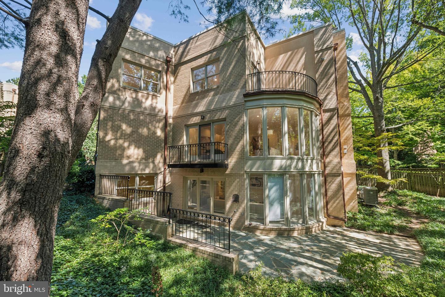 4730 FOXHALL CRES NW, WASHINGTON, District Of Columbia 20007, 4 Bedrooms Bedrooms, ,4 BathroomsBathrooms,Residential,For sale,4730 FOXHALL CRES NW,DCDC2222324 MLS # DCDC2222324