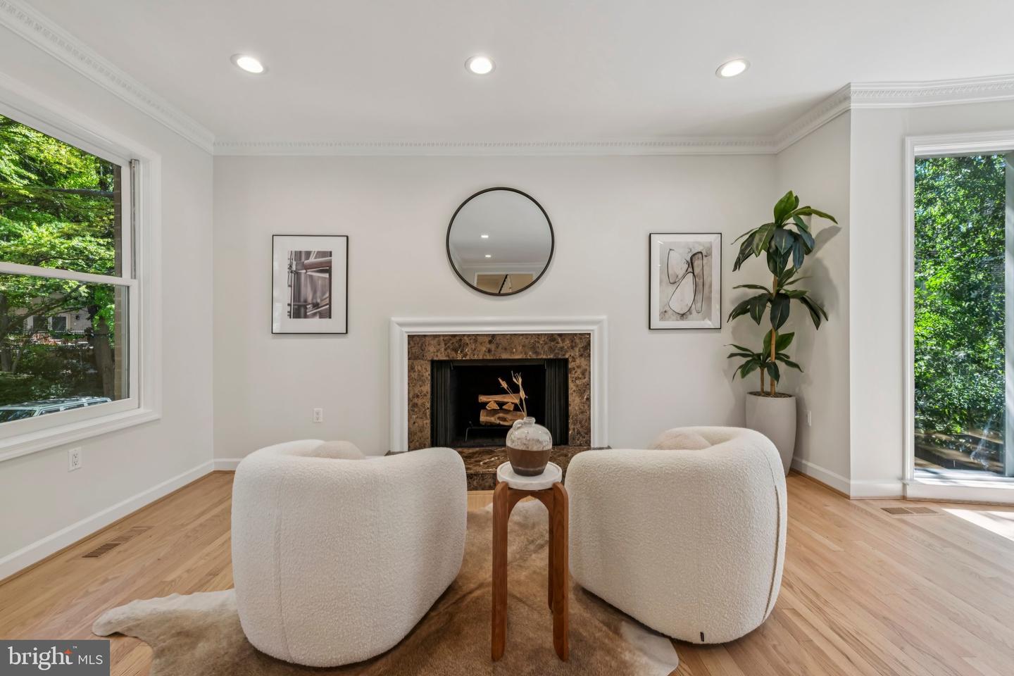 4730 FOXHALL CRES NW, WASHINGTON, District Of Columbia 20007, 4 Bedrooms Bedrooms, ,4 BathroomsBathrooms,Residential,For sale,4730 FOXHALL CRES NW,DCDC2222324 MLS # DCDC2222324