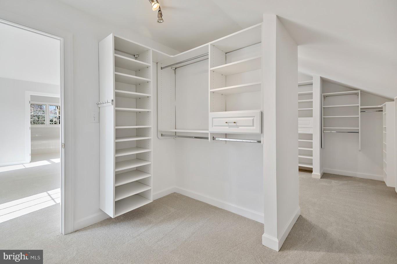 1050 NORTHFALLS CT, GREAT FALLS, Virginia 22066, 6 Bedrooms Bedrooms, ,4 BathroomsBathrooms,Residential,For sale,1050 NORTHFALLS CT,VAFX2267292 MLS # VAFX2267292