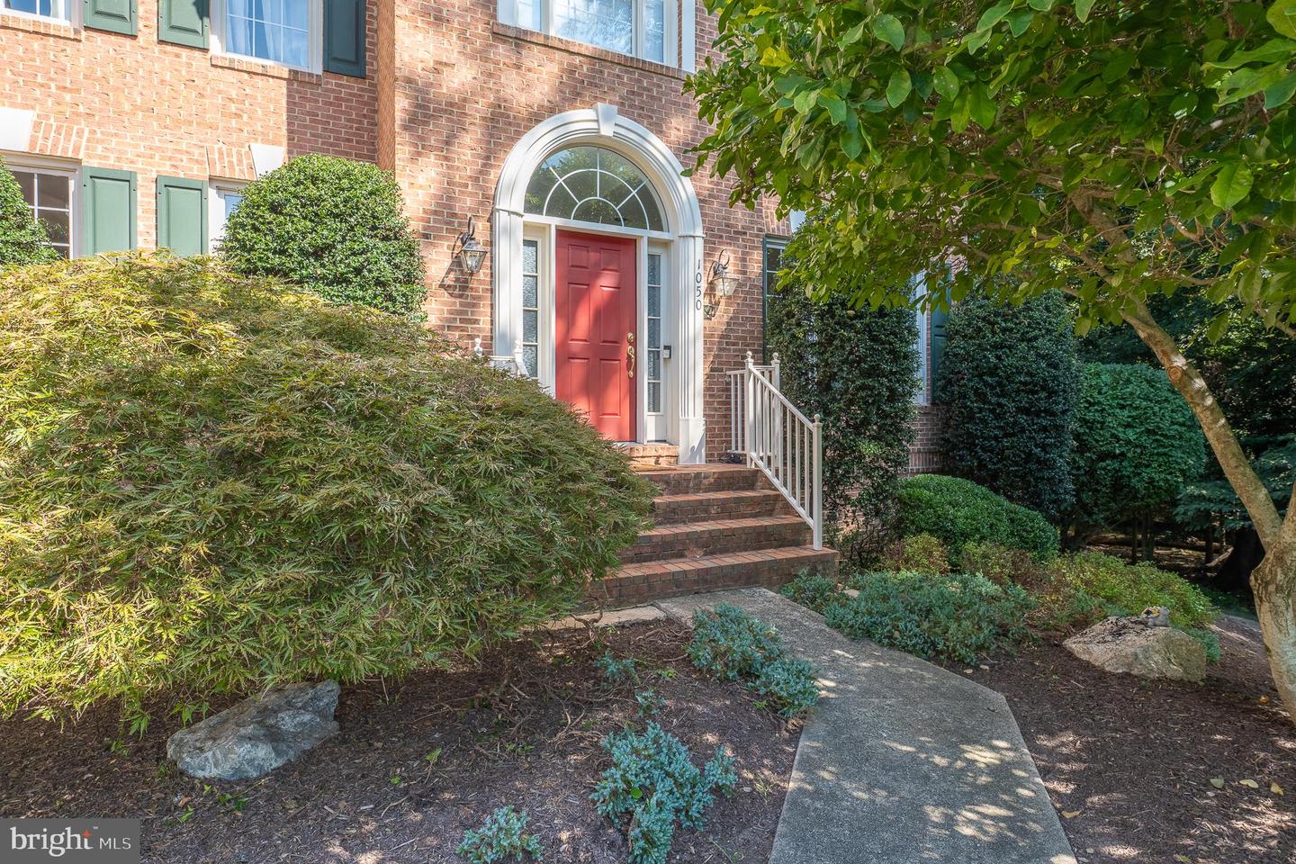 1050 NORTHFALLS CT, GREAT FALLS, Virginia 22066, 6 Bedrooms Bedrooms, ,4 BathroomsBathrooms,Residential,For sale,1050 NORTHFALLS CT,VAFX2267292 MLS # VAFX2267292