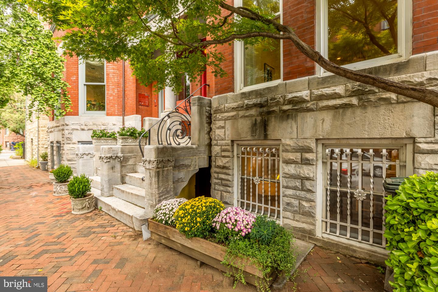 1735 RIGGS PL NW, WASHINGTON, District Of Columbia 20009, 5 Bedrooms Bedrooms, ,3 BathroomsBathrooms,Residential,For sale,1735 RIGGS PL NW,DCDC2222296 MLS # DCDC2222296