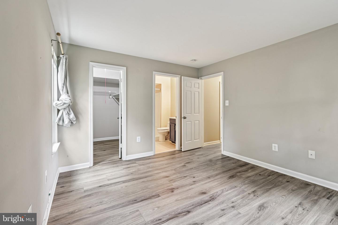 5707 OLDE MILL CT #111, ALEXANDRIA, Virginia 22309, 2 Bedrooms Bedrooms, ,2 BathroomsBathrooms,Residential,For sale,5707 OLDE MILL CT #111,VAFX2267246 MLS # VAFX2267246