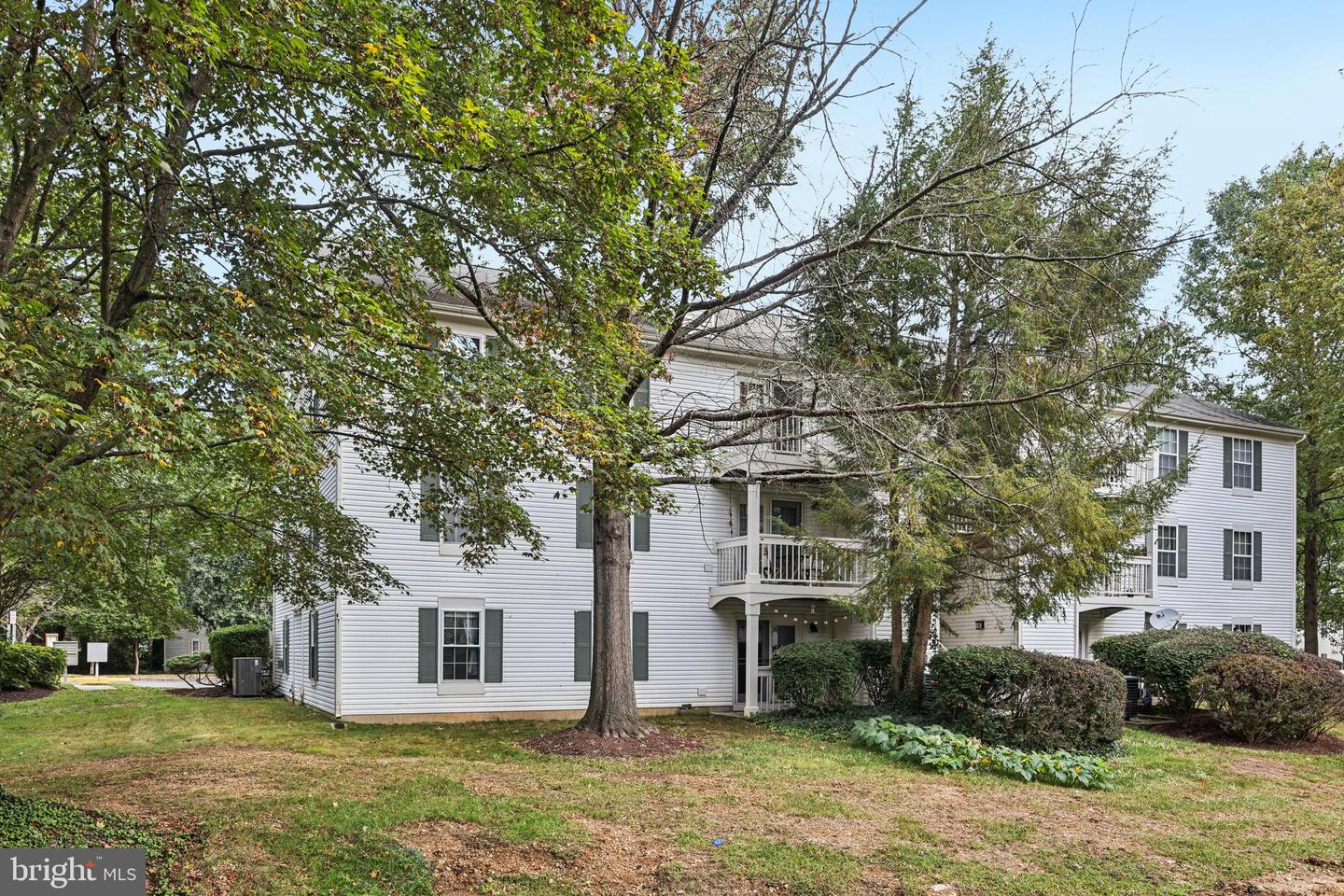 5707 OLDE MILL CT #111, ALEXANDRIA, Virginia 22309, 2 Bedrooms Bedrooms, ,2 BathroomsBathrooms,Residential,For sale,5707 OLDE MILL CT #111,VAFX2267246 MLS # VAFX2267246